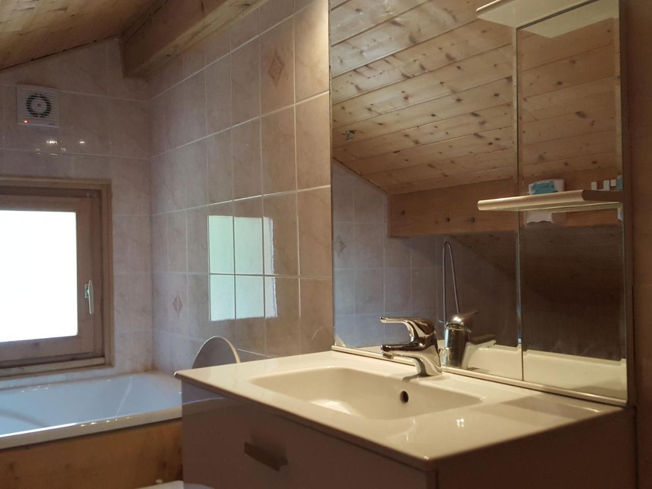 Magnificent Chalet On The Mountain Slopes Les Gets Exterior photo