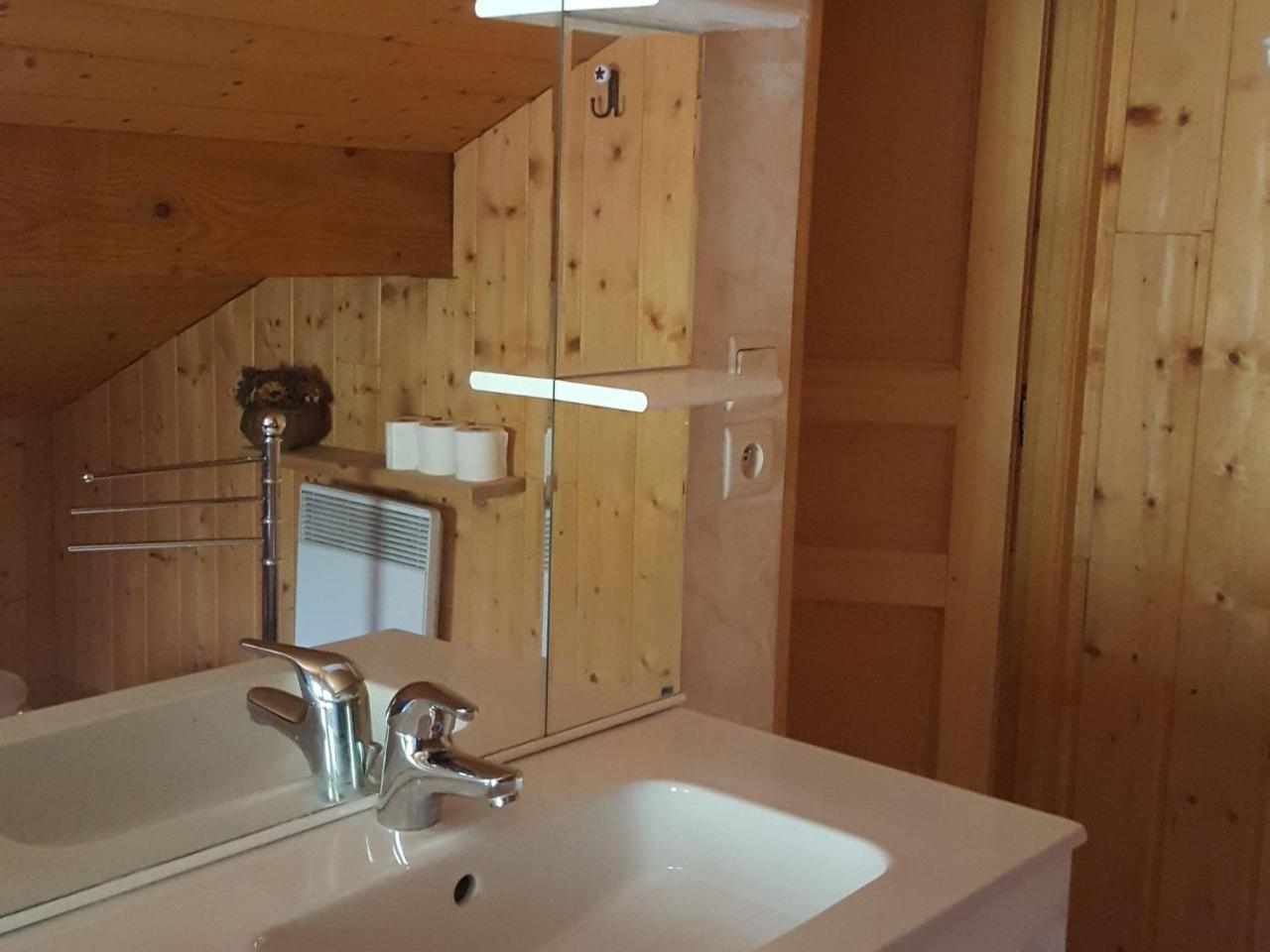 Magnificent Chalet On The Mountain Slopes Les Gets Room photo